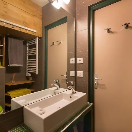 Sleeps 4
